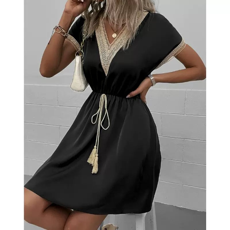 Elegant Lace Detail Summer Dress